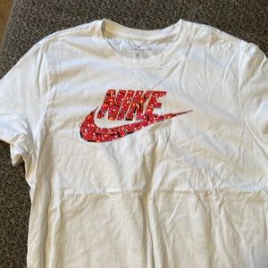 Nike tee